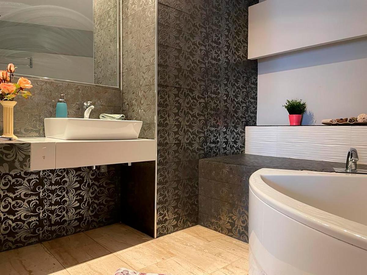 By La Rambla Rooms Барселона Экстерьер фото