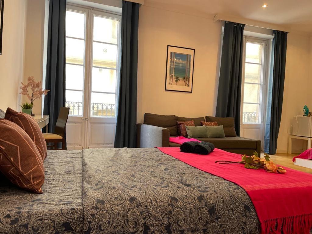 By La Rambla Rooms Барселона Экстерьер фото